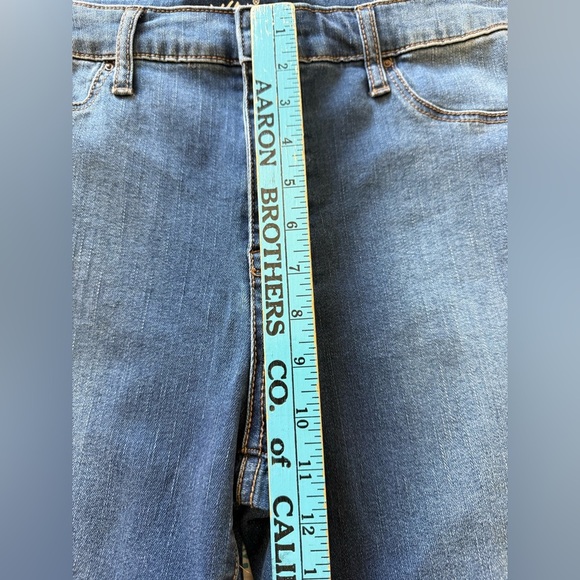 NWT Mossimo Super Stretch High Rise Jegging with Floral Embroidery Size 14/32 - Picture 13 of 14